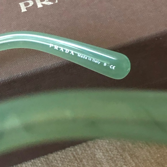 PRADA SUNGLASSES 😎 - Picture 7 of 7